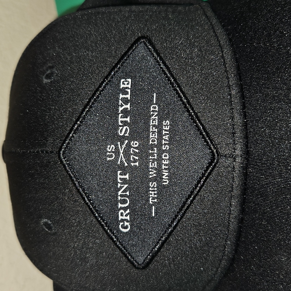 Grunt Style Black Cap with Embroidered Patch 100% Polyester - Picture 3 of 9